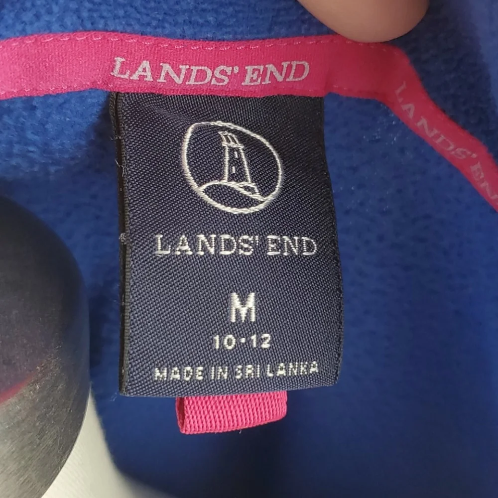 ❤️ Lands End embroidered sweat shirt